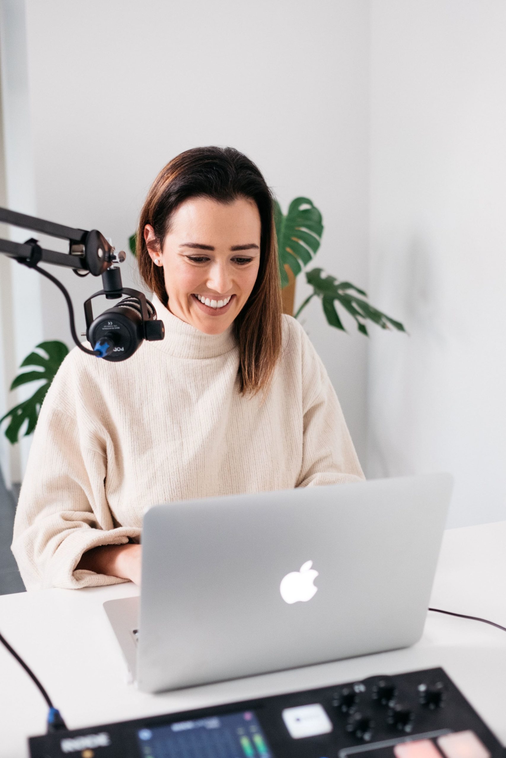 EP 687 - The big mistakes to avoid when delegating for the first time